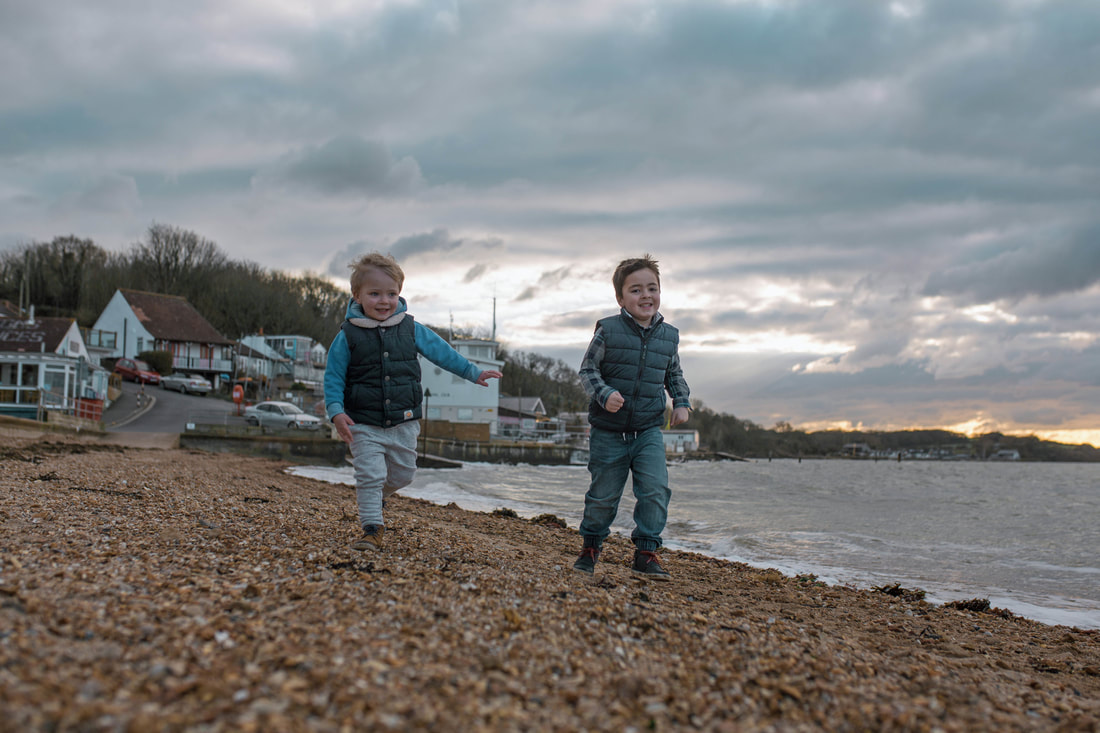 Facebook Giveaway Winner - Family Photo Shoot at Gurnard, Isle of Wight - Holly Cade, UK Wedding & Portrait Photographer