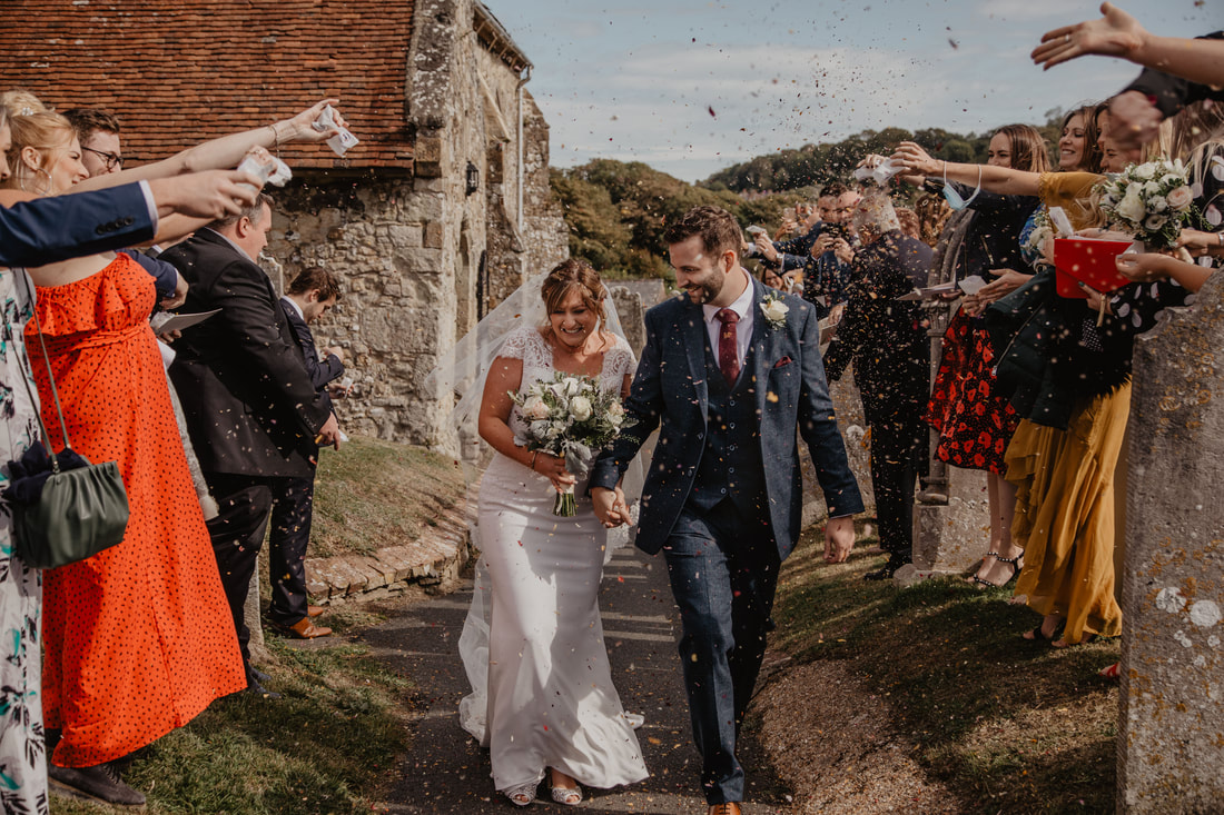 Lucy & Mark's Wedding at St Mary's Church Carisbrooke : Holly Cade - Alternative Candid Documentary Wedding & Portrait Photographer. Available to shoot on the Isle of Wight, Portsmouth, Southampton, Hampshire, the South Coast of England, throughout the UK and Worldwide.