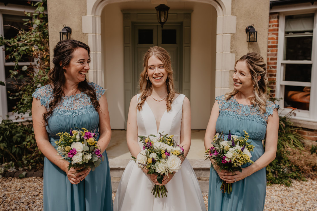Wedding at East Afton Farmhouse - Best wedding photos of 2022 - Holly Cade - Alternative Candid Documentary Wedding & Portrait Photographer. Available to shoot on the Isle of Wight, Portsmouth, Southampton, Hampshire, and throughout the UK 