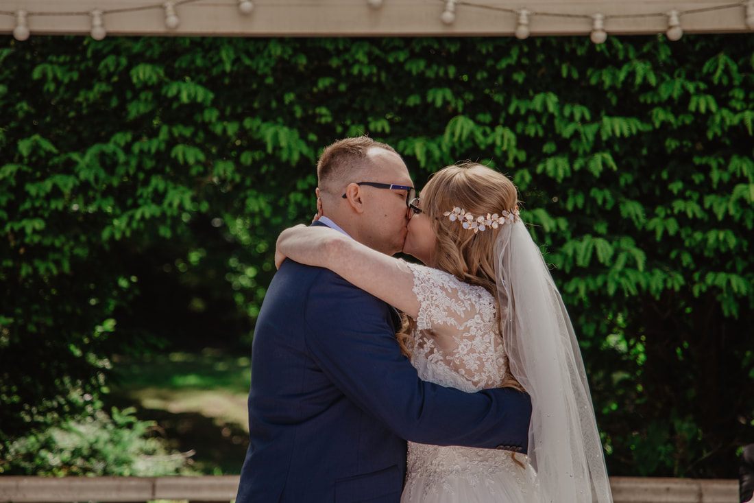 Wedding at Landguard Manor - Best wedding photos of 2022 - Holly Cade - Alternative Candid Documentary Wedding & Portrait Photographer. Available to shoot on the Isle of Wight, Portsmouth, Southampton, Hampshire, and throughout the UK 