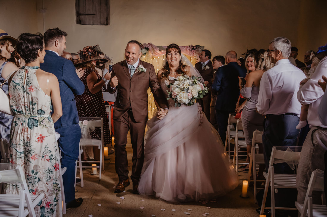 Wedding at New Barn Farm - Best wedding photos of 2022 - Holly Cade - Alternative Candid Documentary Wedding & Portrait Photographer. Available to shoot on the Isle of Wight, Portsmouth, Southampton, Hampshire, and throughout the UK 